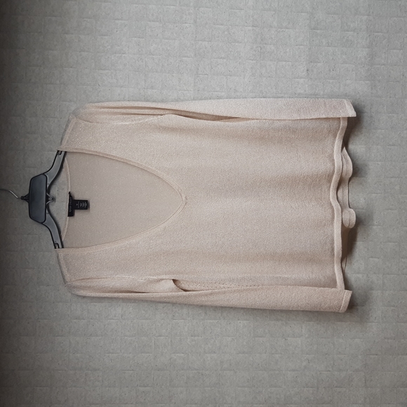 Elegant Cream V-Neck Sweater - Picture 4 of 9